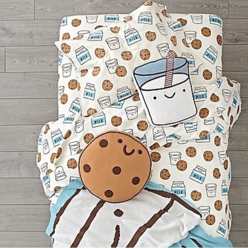 Crate kids Milk and cookies toddler flannel sheet set